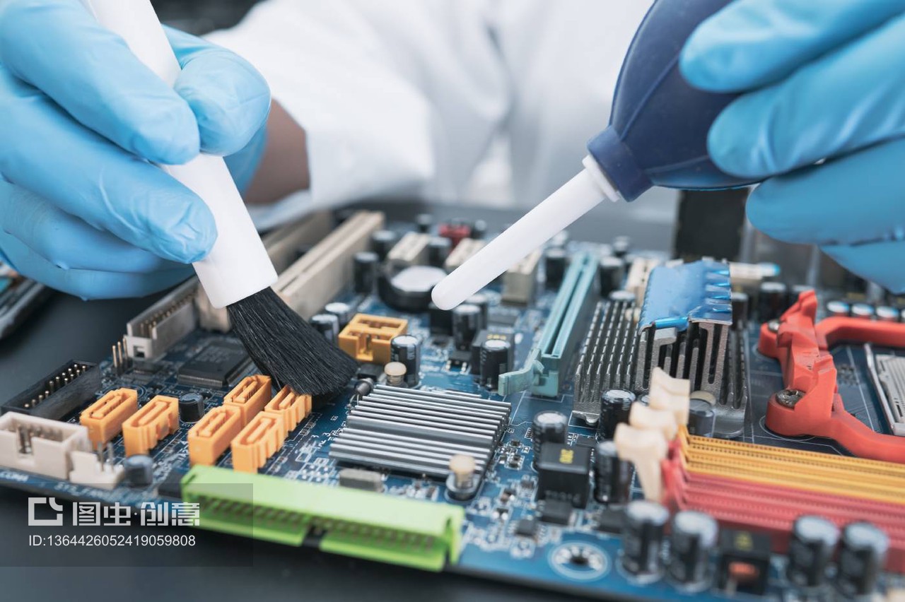 計算機維修與維護 技術(shù)人員的專業(yè)清潔與保養(yǎng)