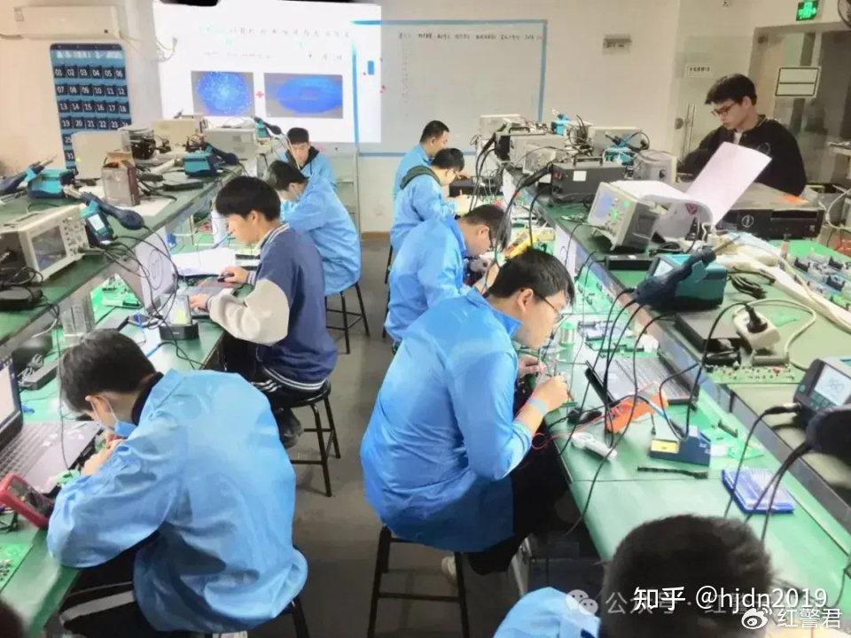 國賽實訓聚焦數字產品檢測與維護，計算機服務能力再提升